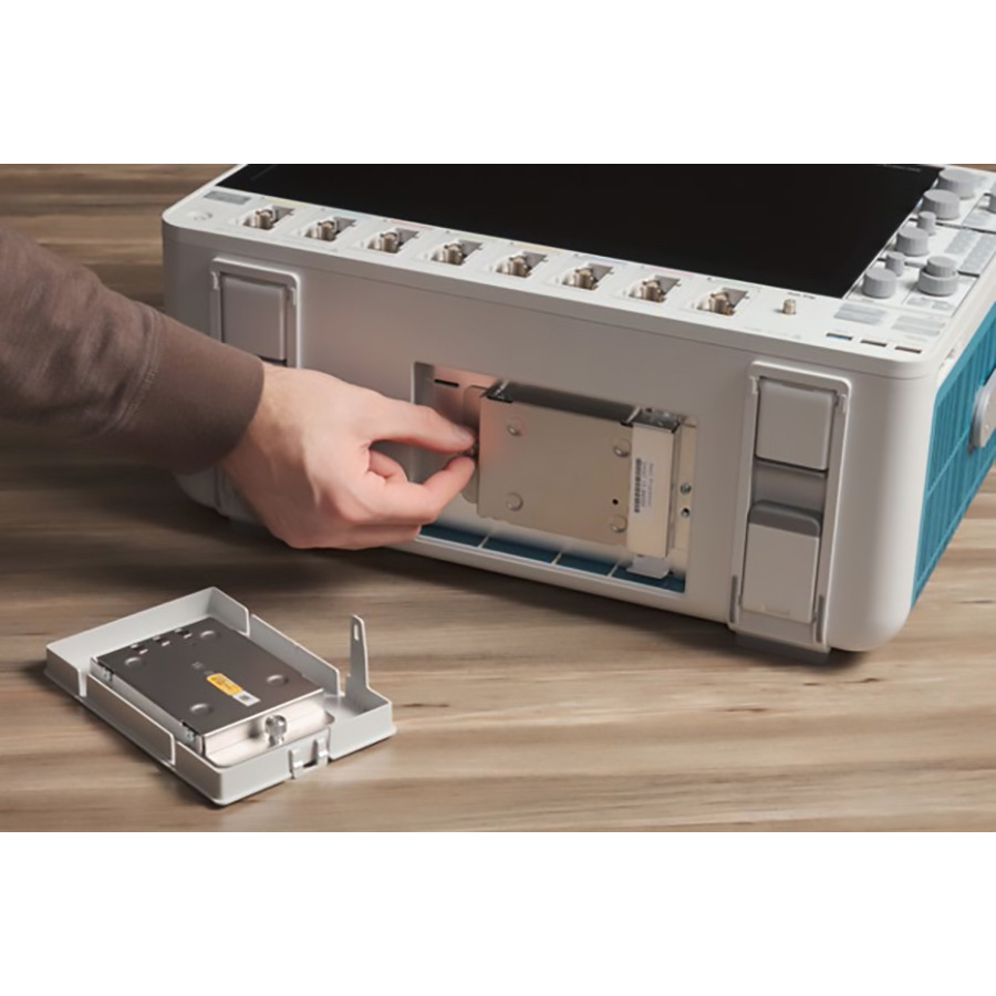 TestEquity: Tektronix SUP5B-WIN Removable SSD with Windows 10 OS